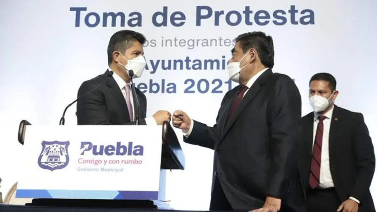 Rivera y Barbosa en toma de protesta